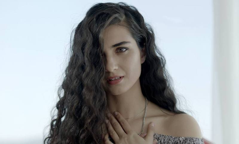 هكذا بدت توبا بويوكستون في أحدث إطلالة لها.. لن تصدقوا الفرق